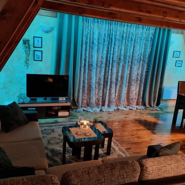 High Haven Durmitor - Two-Bedroom Chalet - 29
