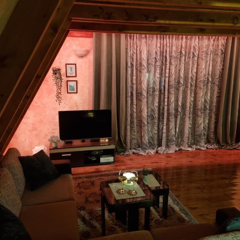 High Haven Durmitor - Two-Bedroom Chalet - 4