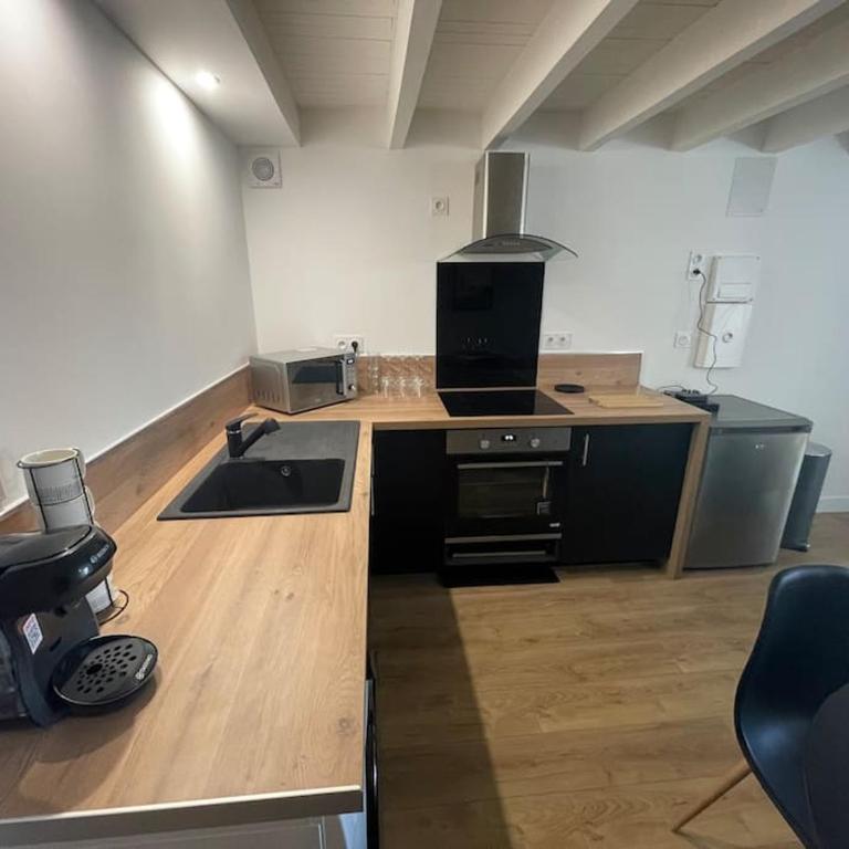 Le p tit Marin proche marché central et gare SNCF- wifi haut débit - - One-Bedroom Apartment - 9