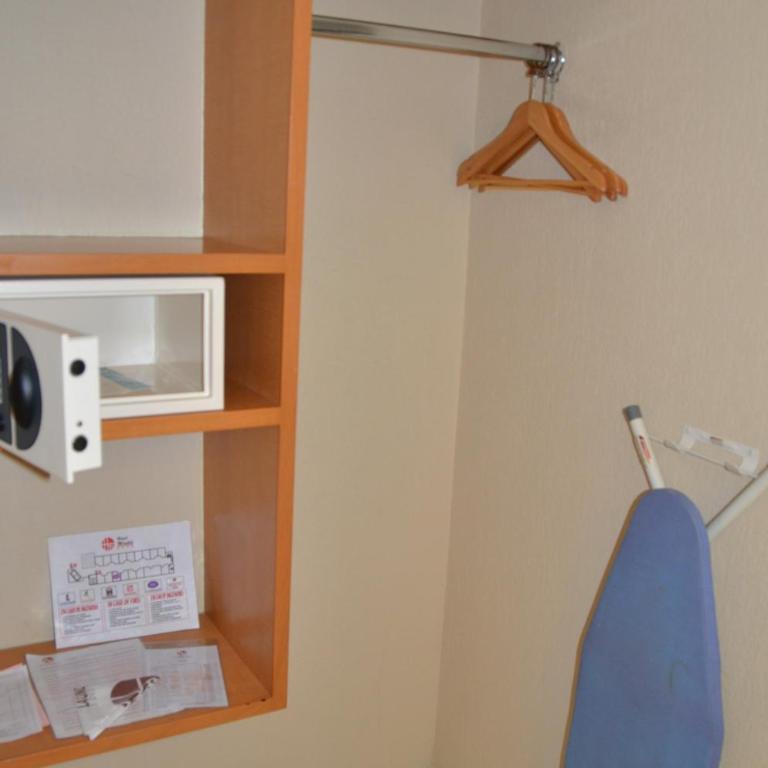 Hotel Mirabel - King Room - 2