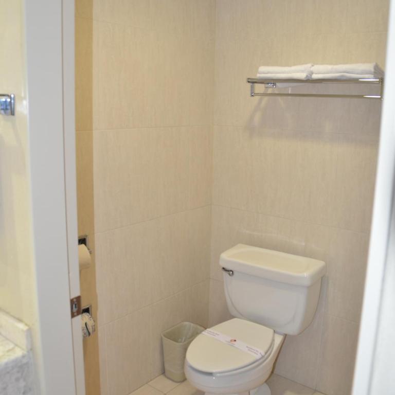 Hotel Mirabel - King Room - 3