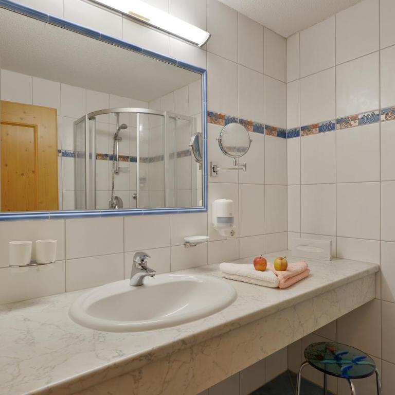 Hotel Ländenhof Superior - Familienzimmer mit Dusche - 2