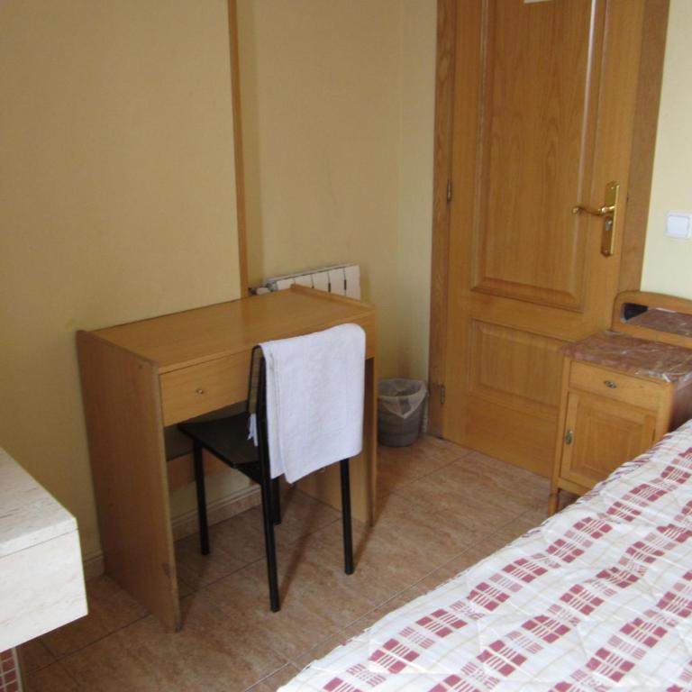 Pensión Mollo - Einzelzimmer mit Gemeinschaftsbad - 5