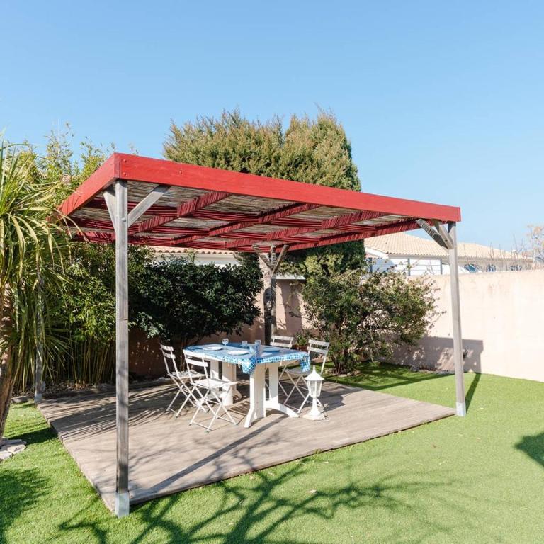 Villa spacieuse à Gruissan, 4 chambres, jardin privé, clim, proche plage, idéal familles/amis - FR-1-409A-18 - Villa - 3