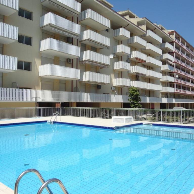 Apartment for six with shared pool - Appartamento - 4