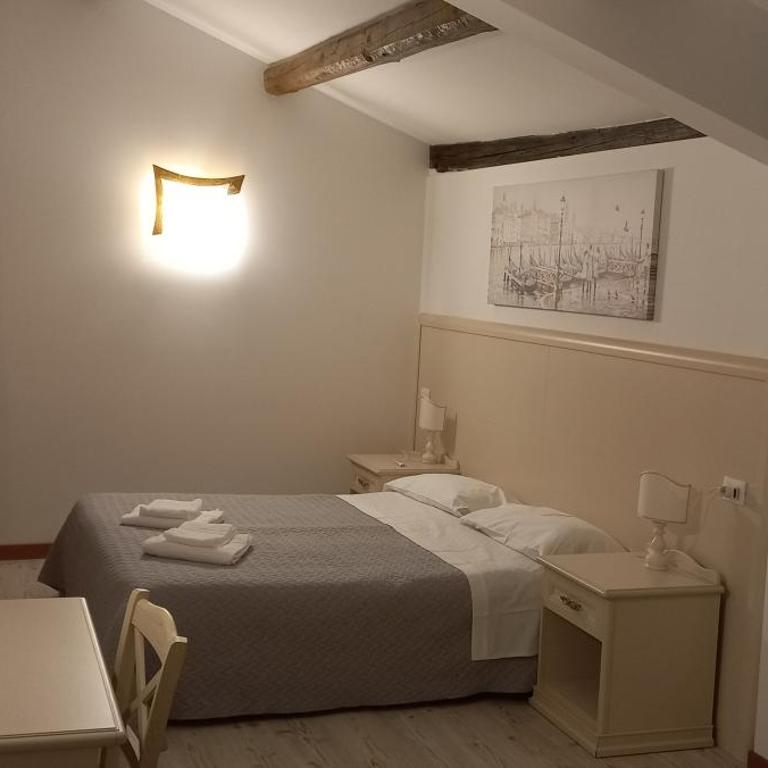 Palazzetto Canossa - Camera Matrimoniale/Doppia con Letti Singoli con Bagno Privato - 1