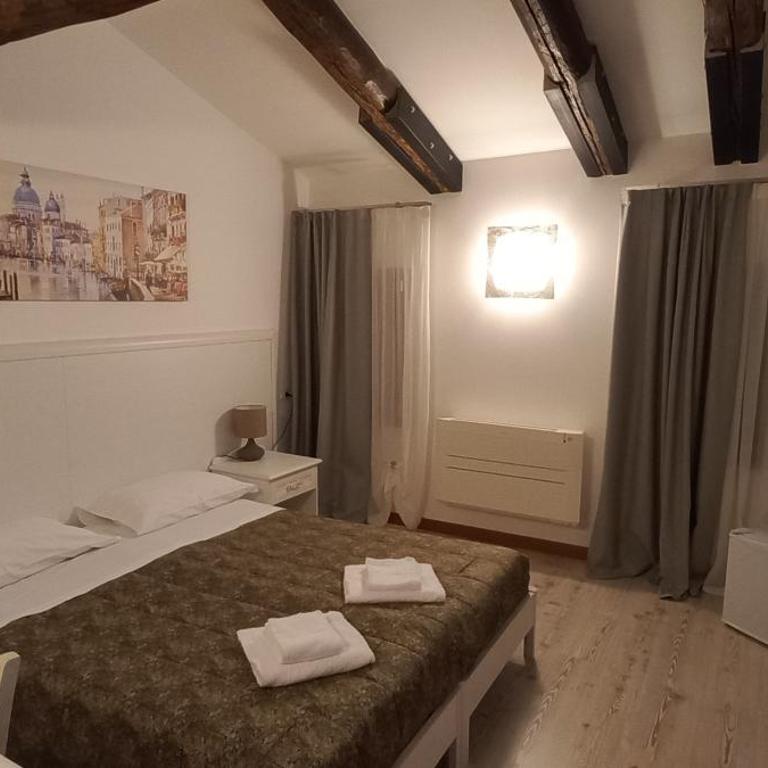 Palazzetto Canossa - Camera Superior Matrimoniale/Doppia con Letti Singoli - 1