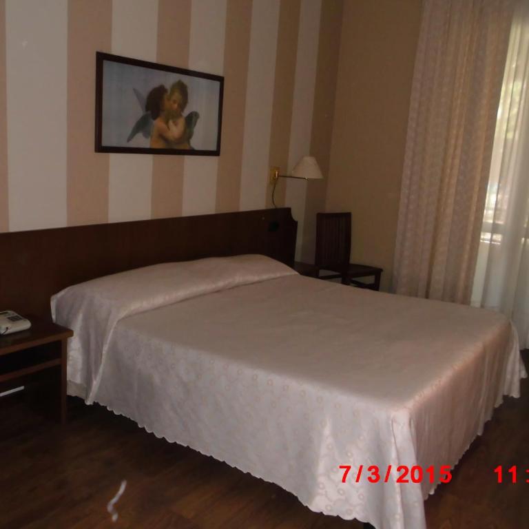 Albergo Ponte Vecchio - Camera Matrimoniale/Doppia con Letti Singoli - 2