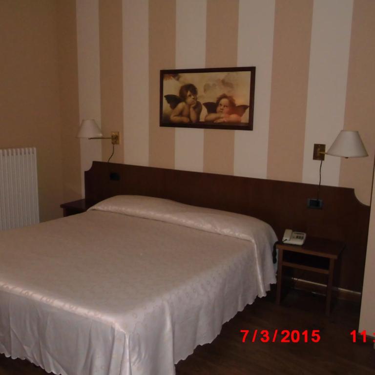 Albergo Ponte Vecchio - Camera Matrimoniale/Doppia con Letti Singoli - 9