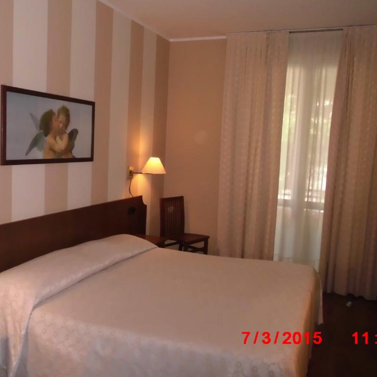 Albergo Ponte Vecchio - Camera Matrimoniale/Doppia con Letti Singoli - 4