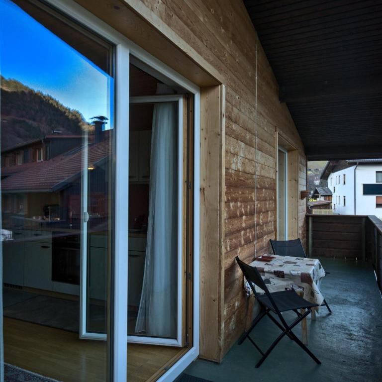 Haus Ronna - Three-Bedroom Apartment with Shower - 21
