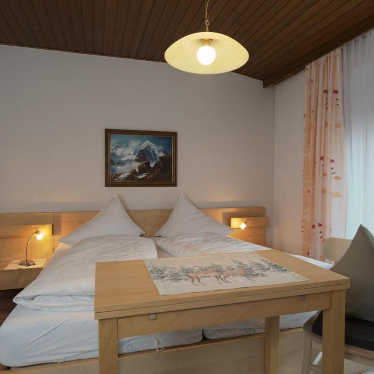 Haus Ronna - Three-Bedroom Apartment with Shower - 28