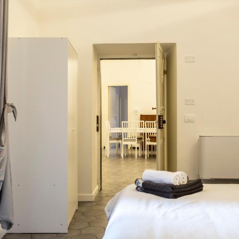 Affittacamere Archivolto del Teatro - Habitación con cama extragrande y balcón - 7