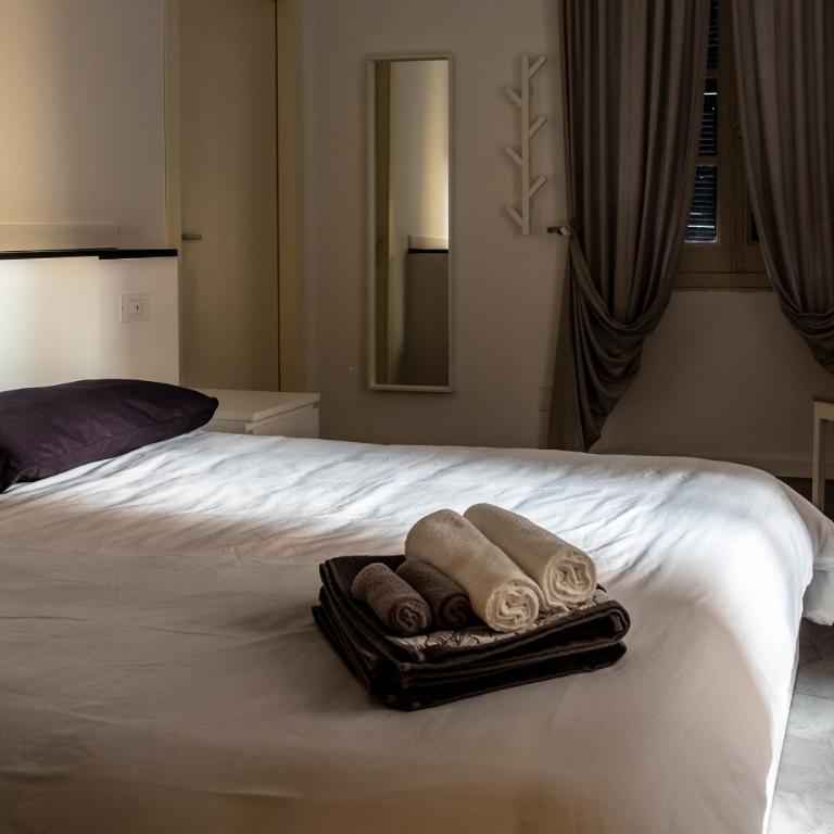 Affittacamere Archivolto del Teatro - Habitación con cama extragrande y balcón - 8