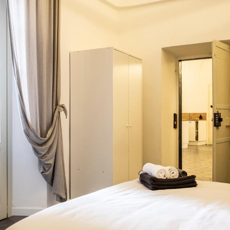 Affittacamere Archivolto del Teatro - Habitación con cama extragrande y balcón - 9