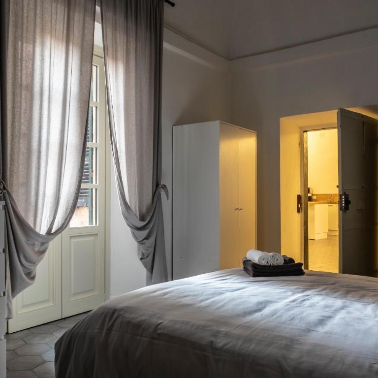 Affittacamere Archivolto del Teatro - Habitación con cama extragrande y balcón - 6