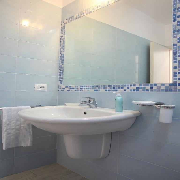 Residence La Madonnina - Appartamento con 2 Camere da Letto e Balcone - D27 - 15