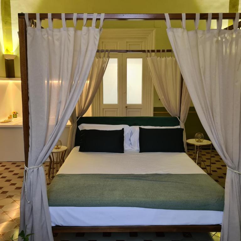 Toscano Palace Luxury Rooms Catania - Queen Room with Spa Bath - 34
