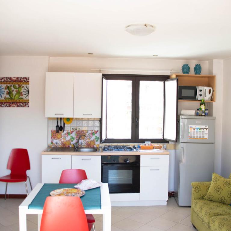 Case Vacanze Il Sorriso - One-Bedroom Apartment with Terrace - 16