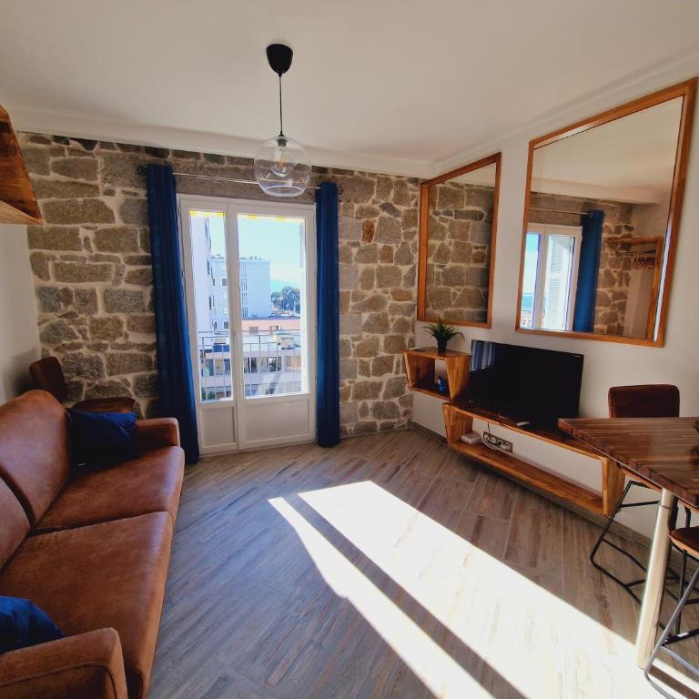 Incroyable T2 plein de charme avec balcon vue mer à l'entrée d'Ajaccio - Appartamento con Vista Mare - 2