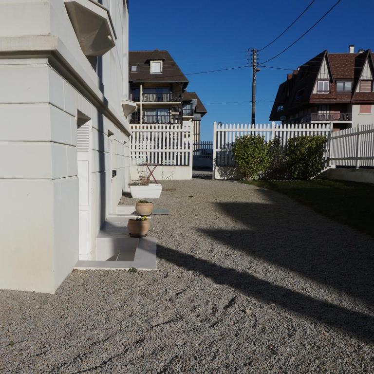 LA PLAYA Grand Studio avec espace nuit et parking privatif - 40 mètres de la Promenade Marcel Proust - Appartamento con 1 Camera da Letto - 20