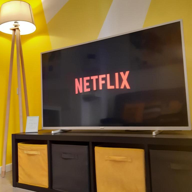 The Yellow Corner Apartment - One-Bedroom Apartment - 9