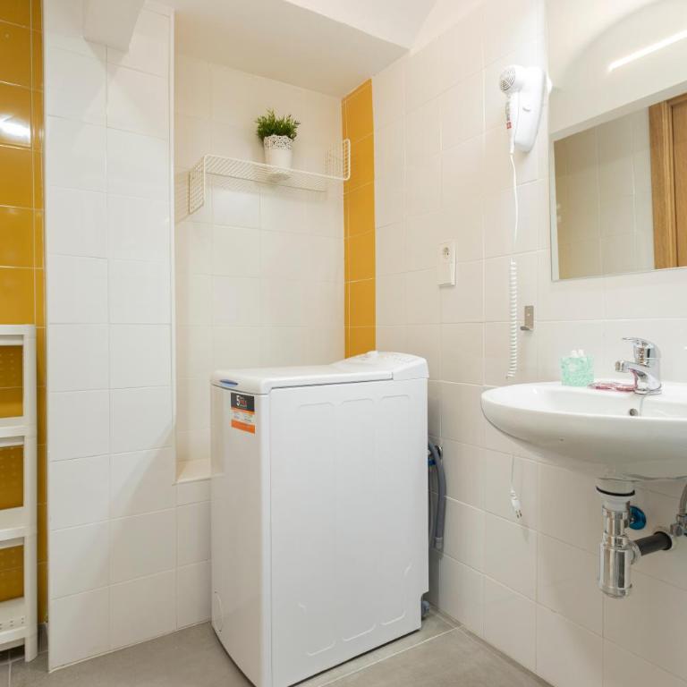 Dobo Madrid ANR1 - Studio - 11