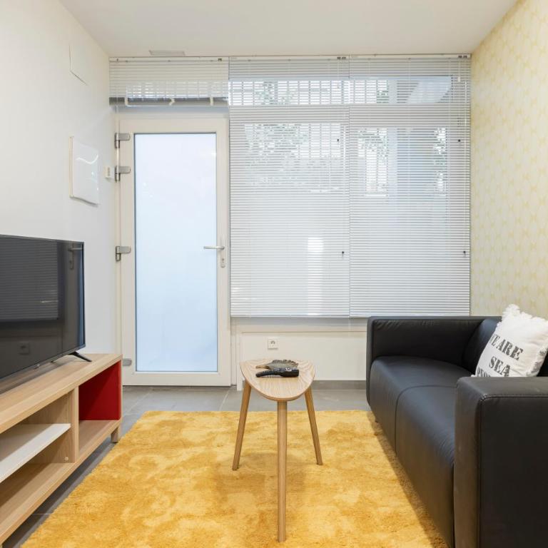 Dobo Madrid ANR1 - Studio - 6