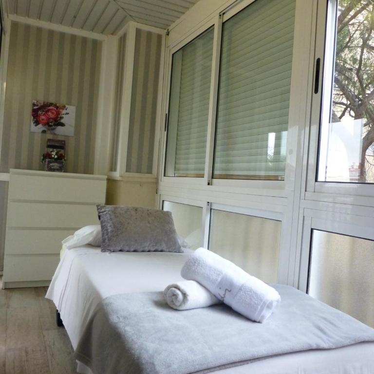 Jescamar 2 - Two-Bedroom Apartment - 25