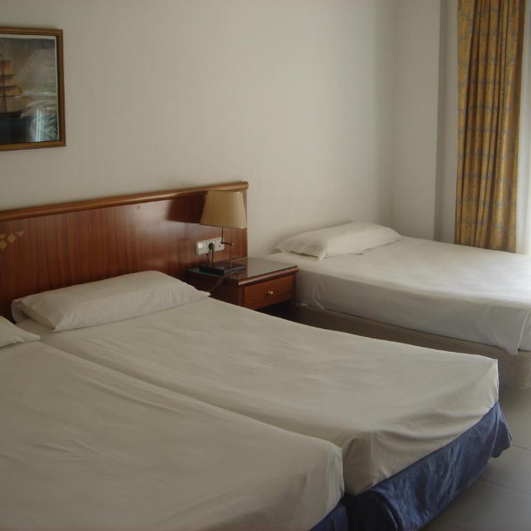 Hostal Vila del Mar - Habitación Triple (3 adultos) - 3