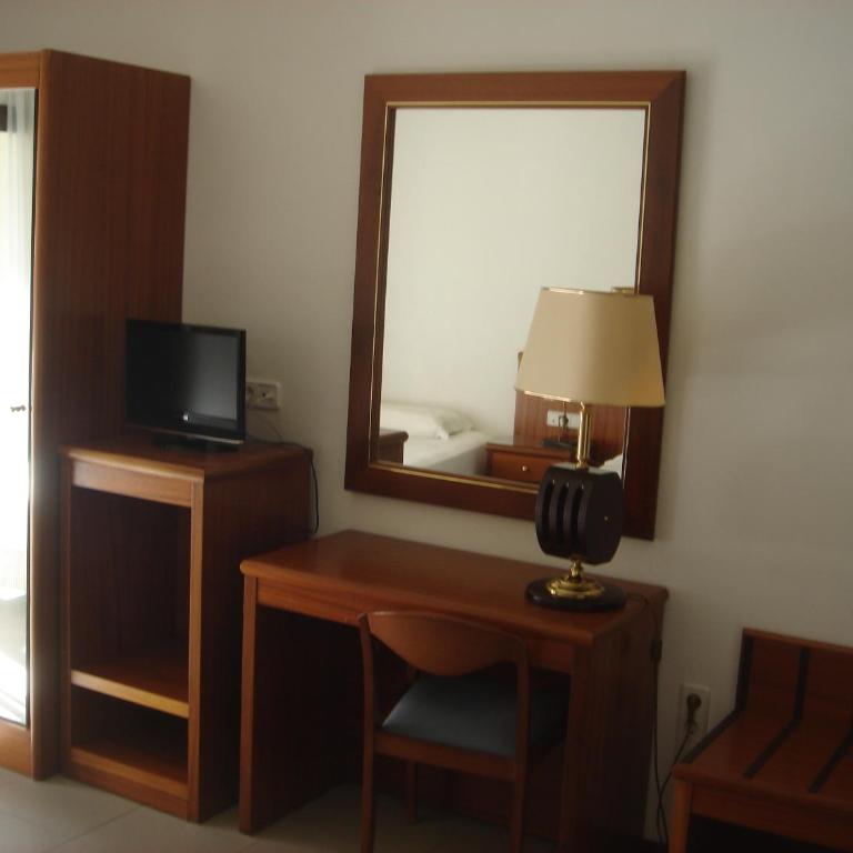 Hostal Vila del Mar - Habitación Triple (3 adultos) - 4