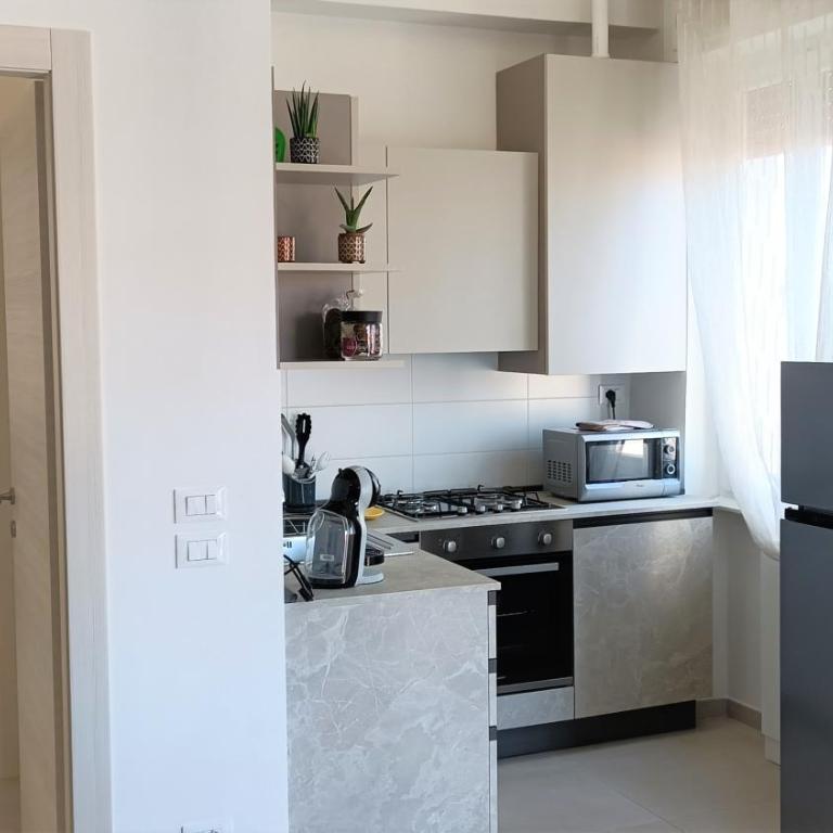Civico40 Luminoso appartamento con balconi e garage privato - Two-Bedroom Apartment - 10