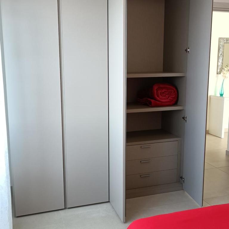 Civico40 Luminoso appartamento con balconi e garage privato - Two-Bedroom Apartment - 12