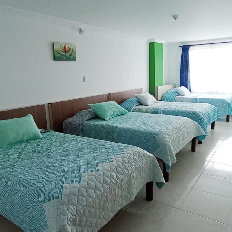 Diamante Blue Hotel - Classic Quadruple Room - 2