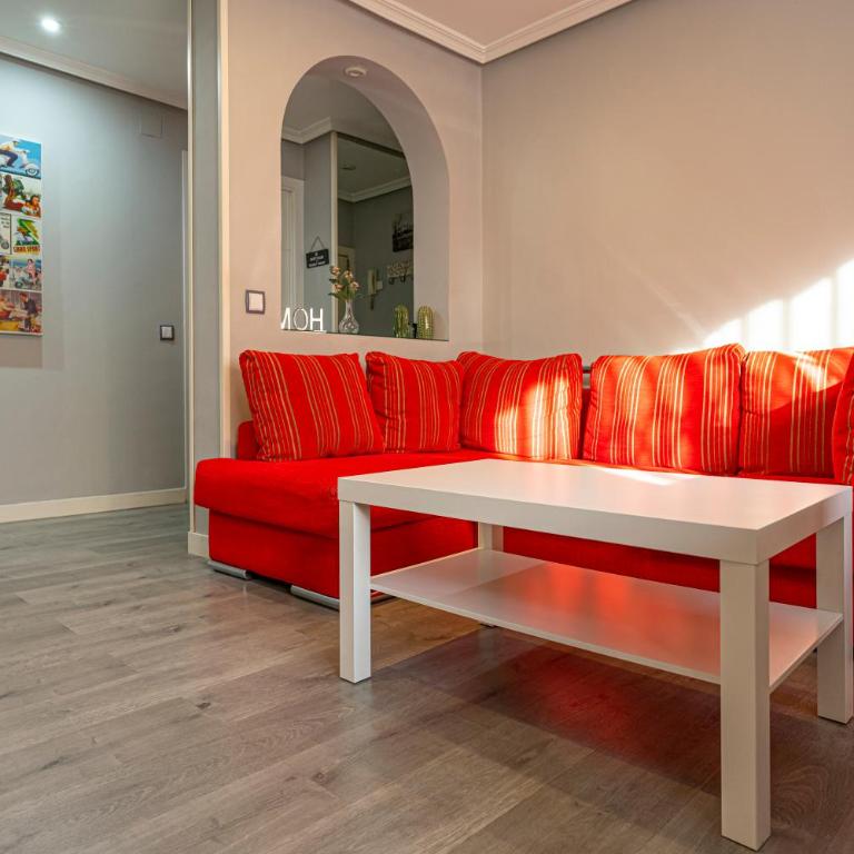 Bonito, Práctico y muy bien comunicado - Two-Bedroom Apartment - 8