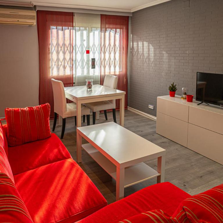 Bonito, Práctico y muy bien comunicado - Two-Bedroom Apartment - 1