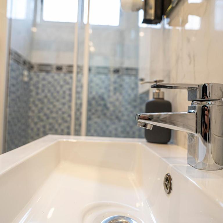 Bonito, Práctico y muy bien comunicado - Two-Bedroom Apartment - 39
