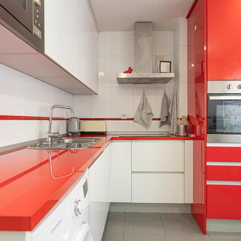 Bonito, Práctico y muy bien comunicado - Two-Bedroom Apartment - 23
