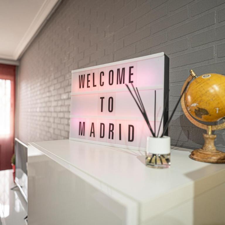 Bonito, Práctico y muy bien comunicado - Two-Bedroom Apartment - 3