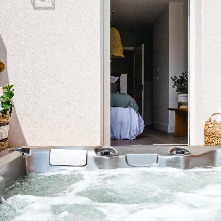 Relais et Châteaux Thalasso & Spa Ile de la Lagune - Hébergement La Villa de la Presqu'île avec Jacuzzi Privé et Accès au Centre de Bien-Être - 3