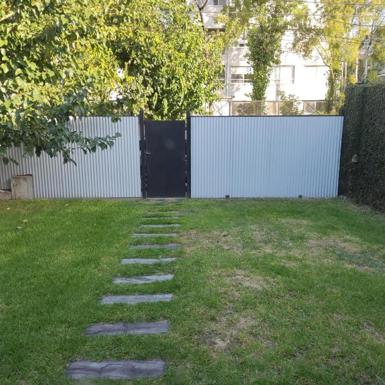 Casita Casa con parque, estacionamiento y pileta en Tigre - Casa de 2 dormitorios - 10