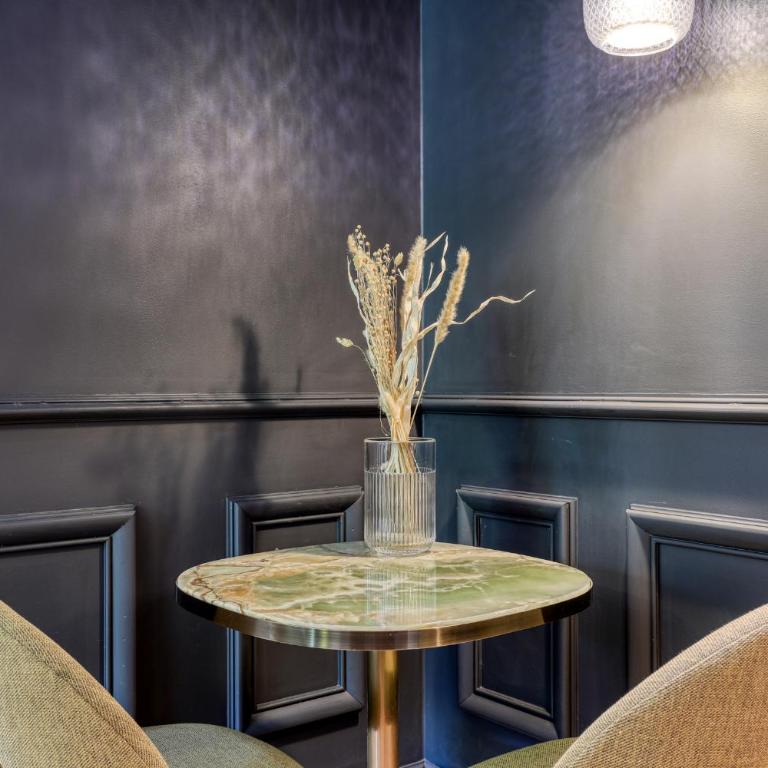 Montaigne Executive Suite - Deluxe Apartment - 5
