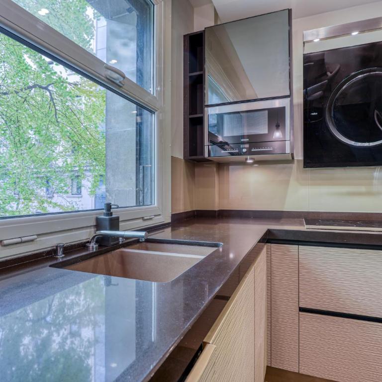 Montaigne Executive Suite - Deluxe Apartment - 14