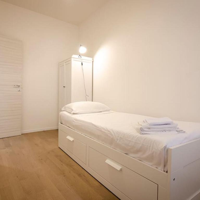 Del Riccio Home, in the heart of the city - Two-Bedroom Apartment - 16