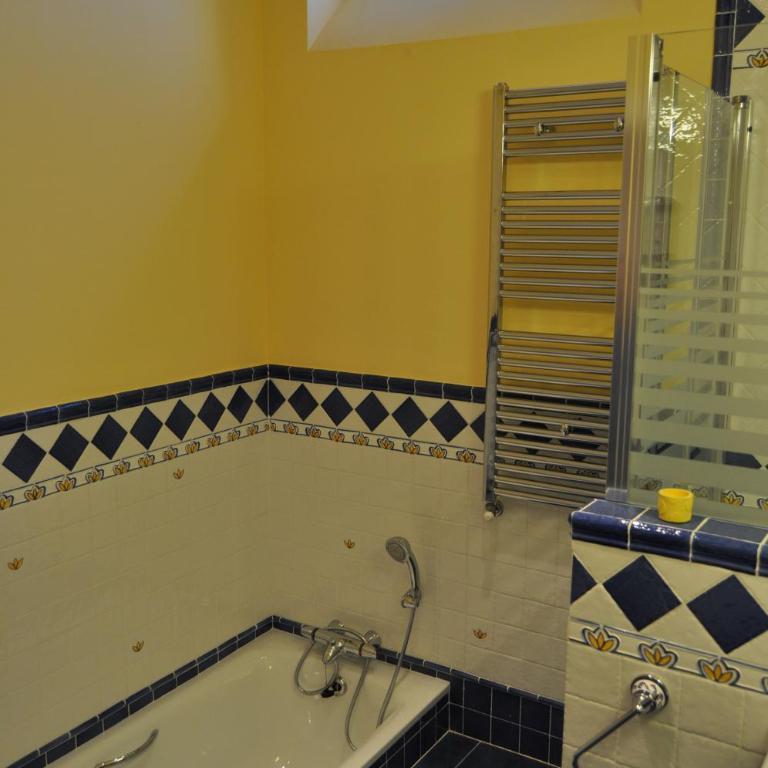 Welcome Inn Nerja guest house Luxury Bed & Breakfast - Suite Junior con balcón - 2