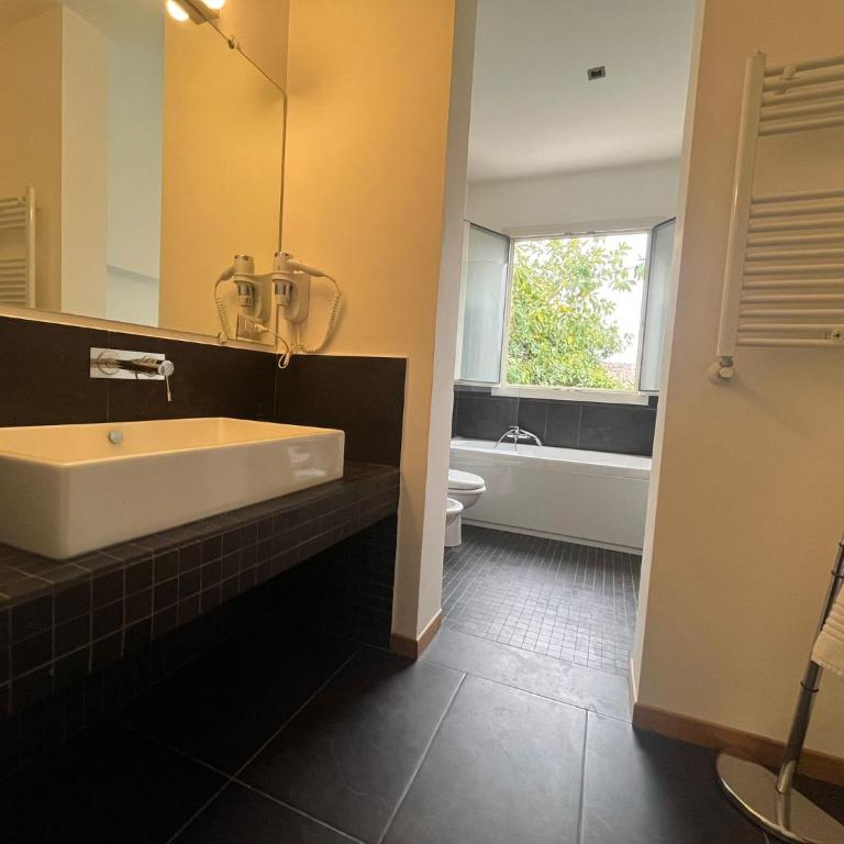 Horizon Suites - Suite King con 2 Camere da Letto e Vasca Idromassaggio - 4