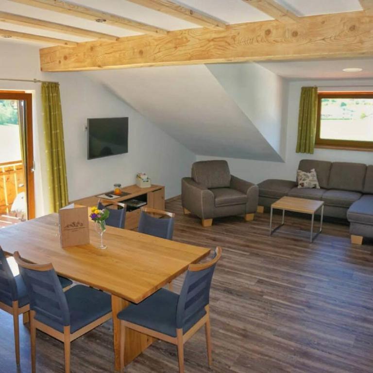 Panoramahof Breher - Apartment mit Balkon - 4