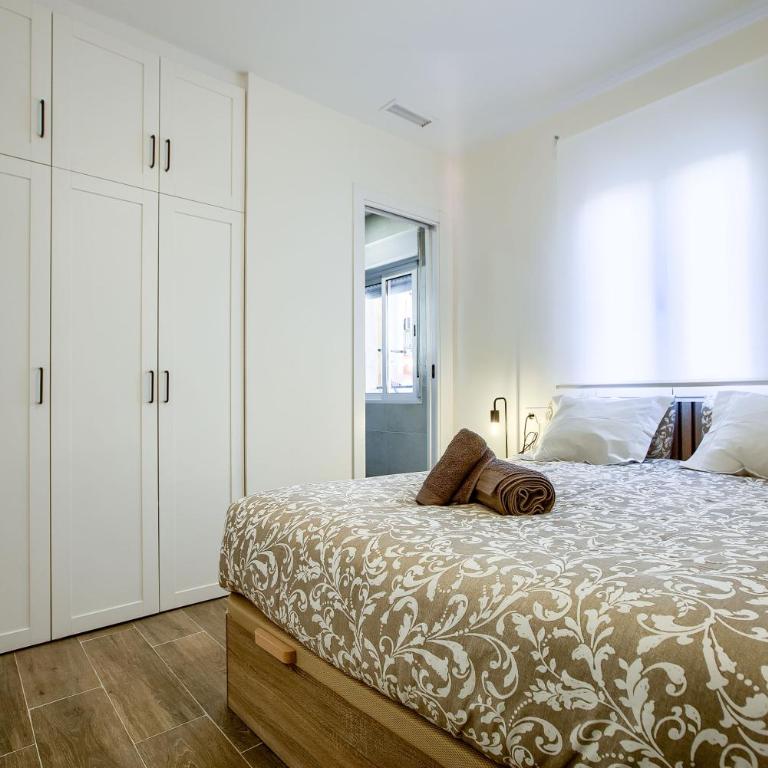 CASA MARMEL Plaza Castilla - Two-Bedroom Apartment - 11