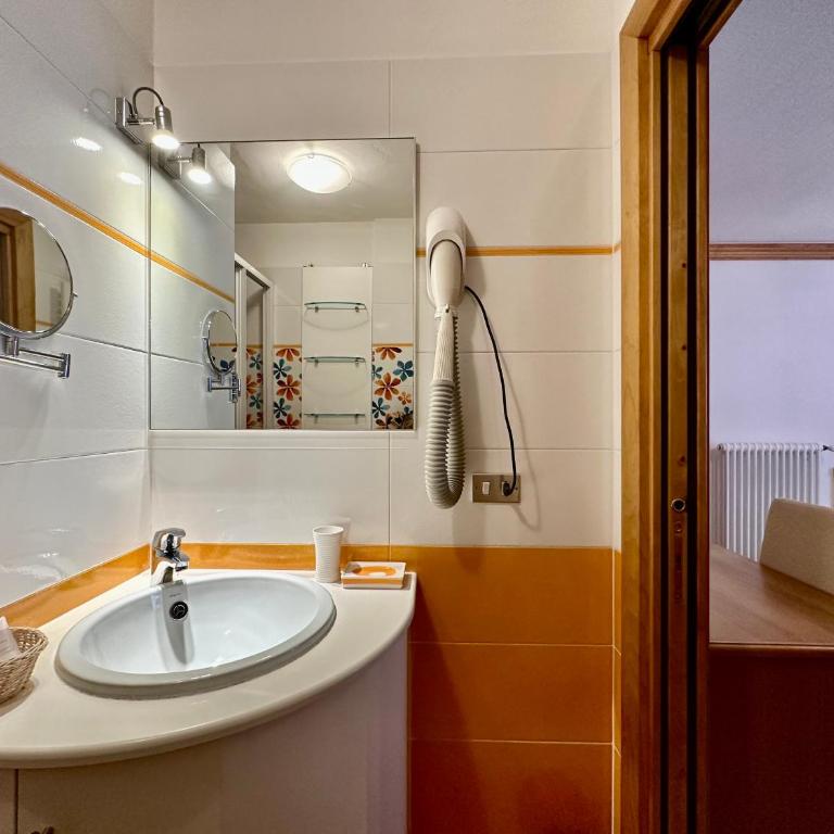 B&B Cèsa Planber Mountain View BIKE FRIENDLY - Camera Singola Deluxe con Balcone - 6
