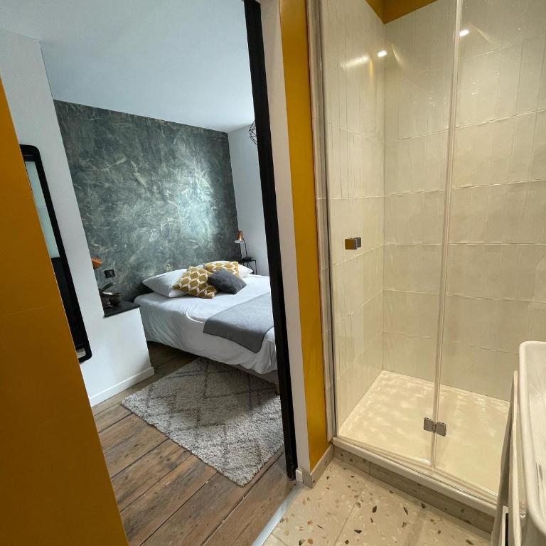 L'Annexe Amiens - Chambre Double avec Salle de Bains Privative - 1